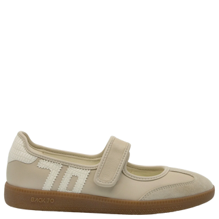 Aya Sneakerina