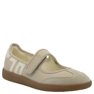 Aya Sneakerina